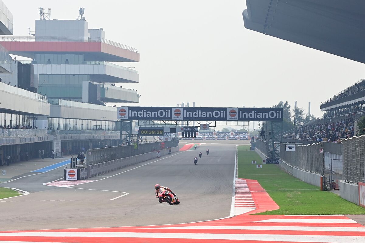 Aleix Espargaró sorprende en el Campeonato Mundial de Motociclismo en el Circuito Internacional de Buddh, al estilo de la Fórmula 1