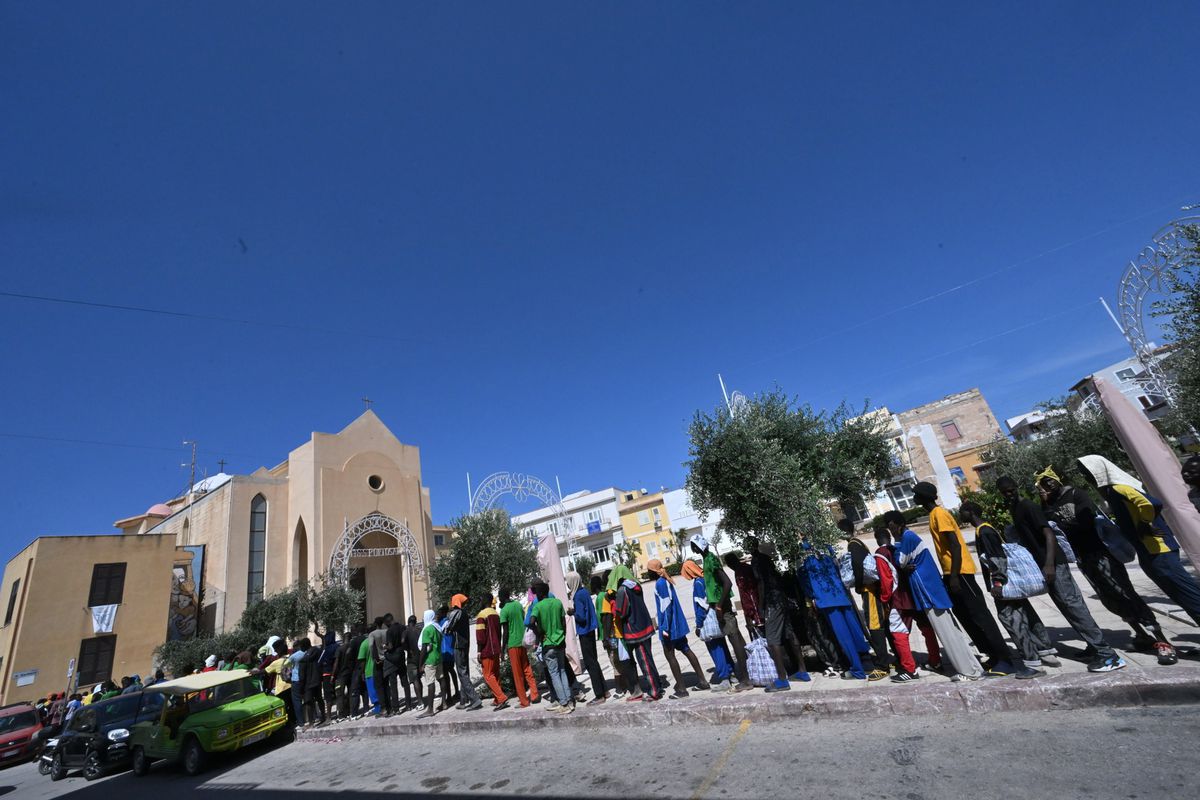 Europa enfrenta su mayor desafío migratorio en Lampedusa